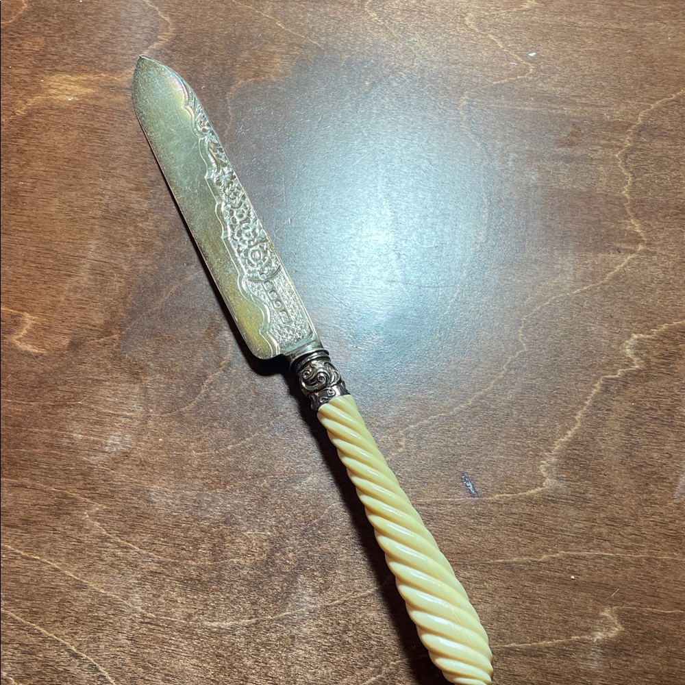 1872 Fish knife made with sterling silver made in Birmingham, England in Britain